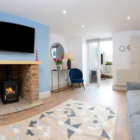 Apartment West With Free Parking Whitby Eksteriør bilde