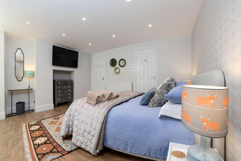 Apartment West With Free Parking Whitby Eksteriør bilde
